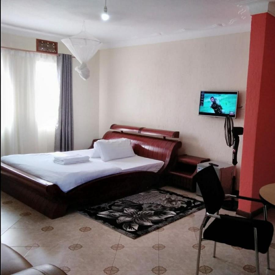 Migingo Suites Entebbe Esterno foto