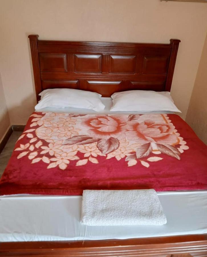 Migingo Suites Entebbe Esterno foto
