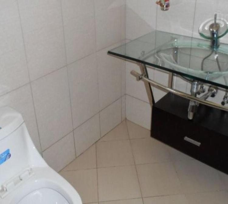 Migingo Suites Entebbe Esterno foto
