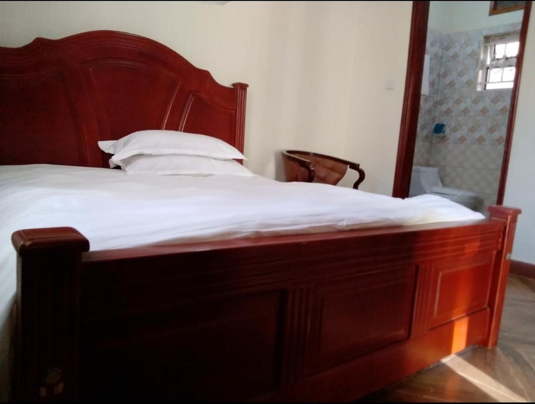 Migingo Suites Entebbe Esterno foto