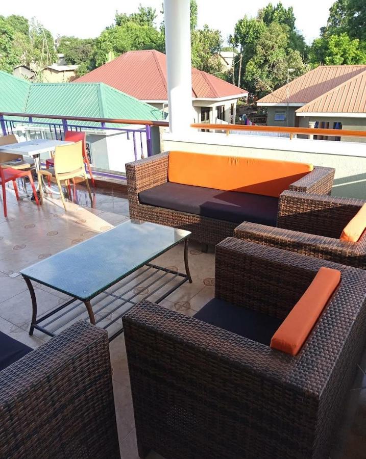 Migingo Suites Entebbe Esterno foto