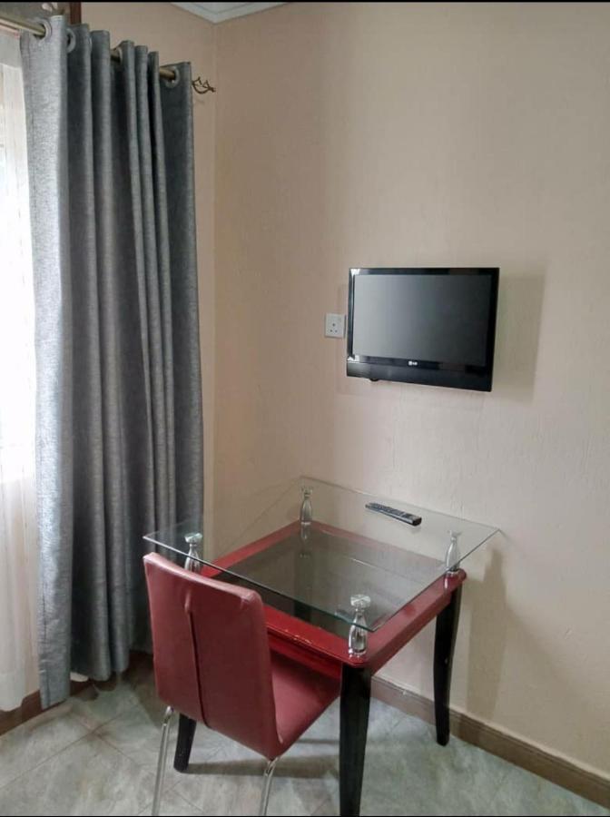 Migingo Suites Entebbe Esterno foto
