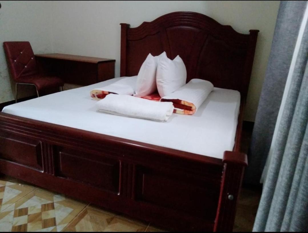 Migingo Suites Entebbe Esterno foto